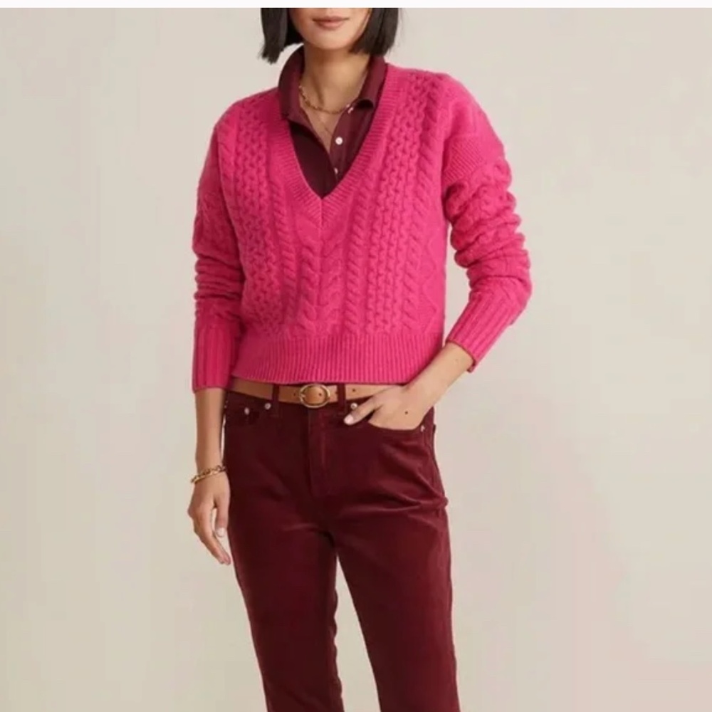 Vineyard Vines Cropped Cable V-Neck Fisherman Sweater in Dahlia Pink Size Medium - Picture 5 of 11